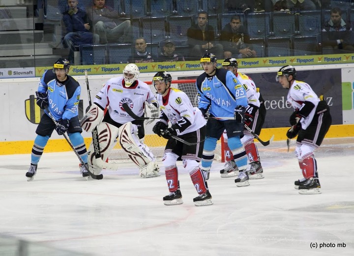 Juniori s istotou play off